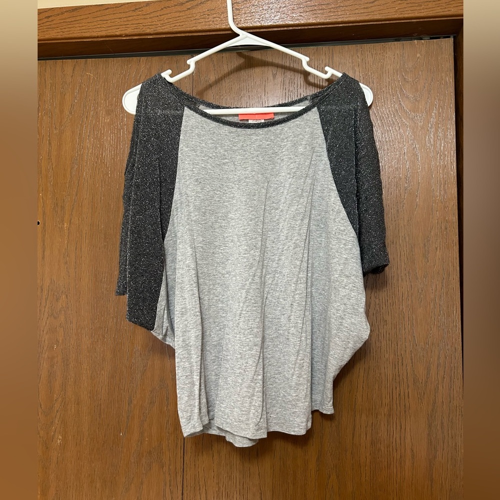 Open shoulder top